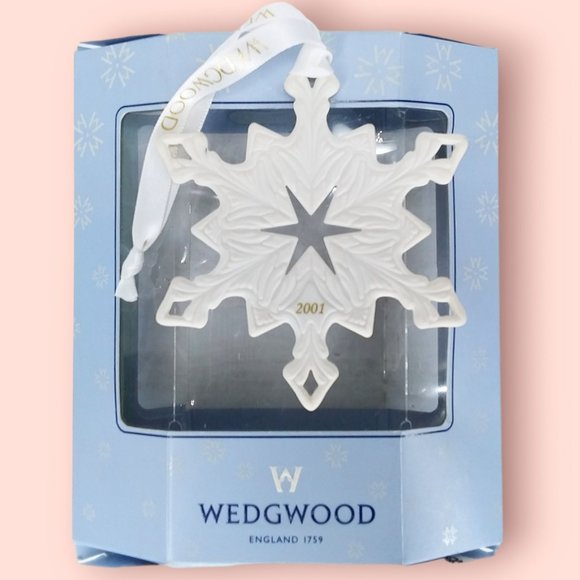 Vintage 2001 Wedgwood Snowflake Ornament White Jasperware Gilded 4in NIB